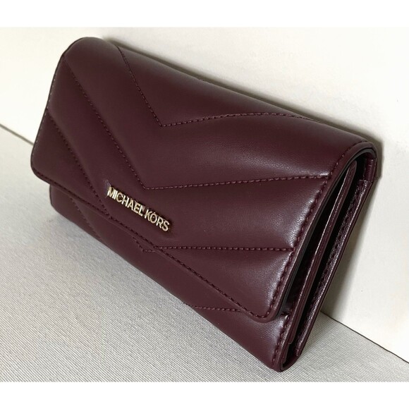 New Michael Kors Jet Set Travel Large Trifold Wallet Leather Quilted Oxblood - Picture 3 of 4